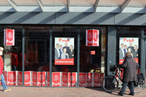 PvdA Velsen Pop Up Store op Marktplein geopend